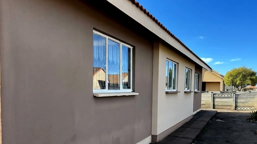 4 Bedroom Property for Sale in Freedom Park North West